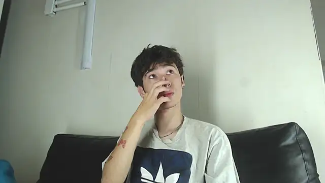 Snapshot of _DantFox_ chatting on 22, 9, 2025 DantFox online show from 22, 9, 2025