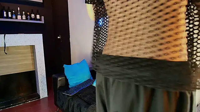 Snapshot of _DantFox_ chatting on 20, 10, 2025 DantFox online show from 20, 10, 2025