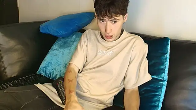 Snapshot of _DantFox_ chatting on 28, 11, 2025 DantFox online show from 28, 11, 2025