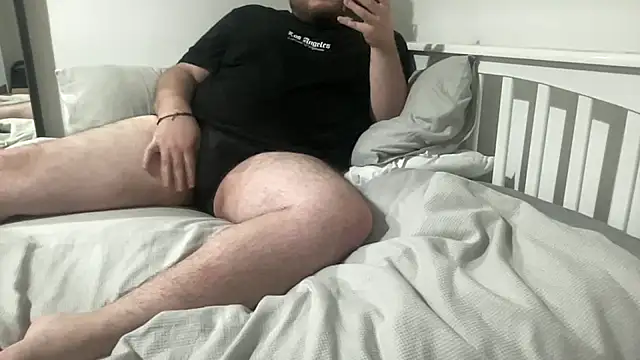 Snapshot of British_28 chatting on 26, 11, 2025 British 28 online show from 26, 11, 2025