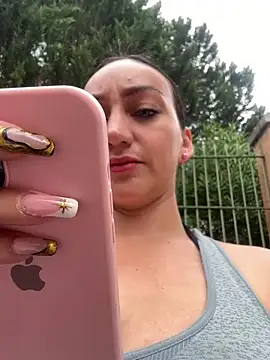 Ninabigtitied online show from 10, 9, 2025