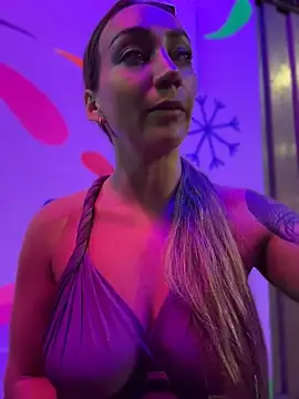 Ninabigtitied online show from 4, 7, 2026