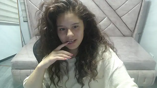Snapshot of Velvet_Moon_V chatting on 17, 3, 2026 Velvet Moon V online show from 17, 3, 2026