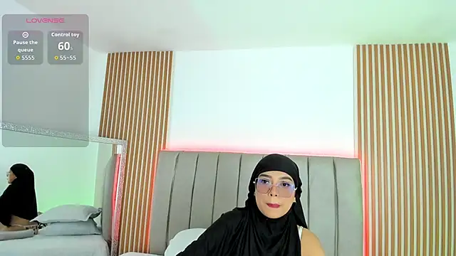 Snapshot of naishaa_ chatting on 6, 10, 2025 naishaa online show from 6, 10, 2025