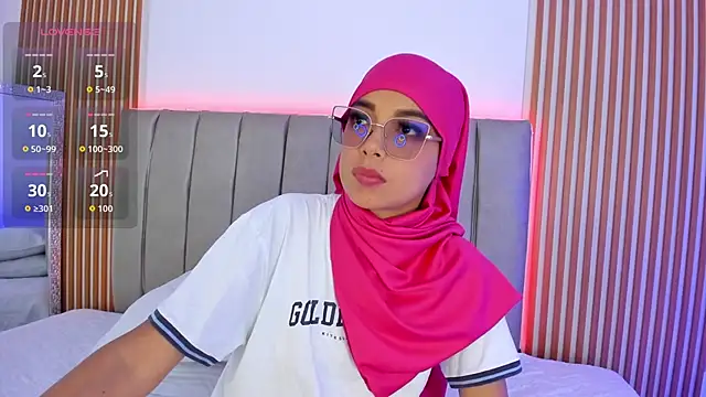 Snapshot of naishaa_ chatting on 7, 10, 2025 naishaa online show from 7, 10, 2025