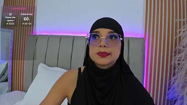 naishaa  online show from 3, 11, 2025