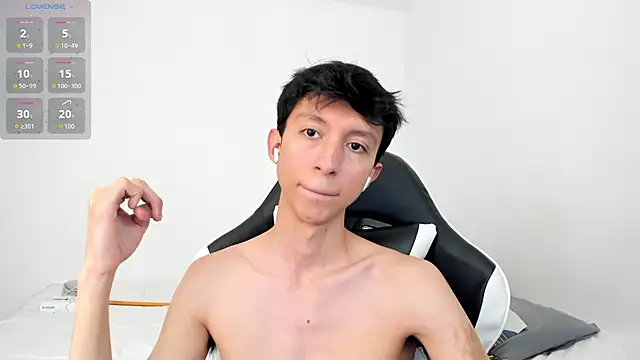 Snapshot of philip_twinkk chatting on 9, 10, 2025 philip twinkk online show from 9, 10, 2025