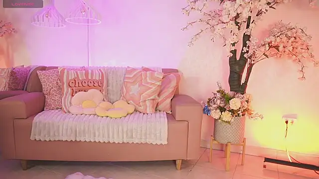 Snapshot of JadeSummerr chatting on 14, 11, 2025 JadeSummerr online show from 14, 11, 2025