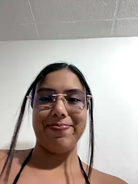 Snapshot of LICEET chatting on 30, 11, 2025 LICEET online show from 30, 11, 2025