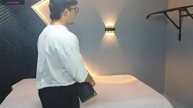 Horny nick18 online show from 9, 3, 2026