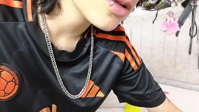 katalinathxandbritney1 online show from 1, 10, 2025