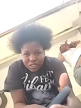 Snapshot of SweetHoney21_ chatting on 23, 10, 2025 SweetHoney21 online show from 23, 10, 2025