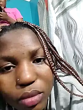 Snapshot of SweetHoney21_ chatting on 17, 11, 2025 SweetHoney21 online show from 17, 11, 2025