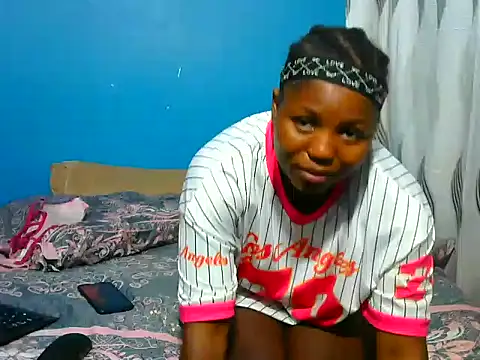 Snapshot of SweetHoney21_ chatting on 23, 11, 2025 SweetHoney21 online show from 23, 11, 2025