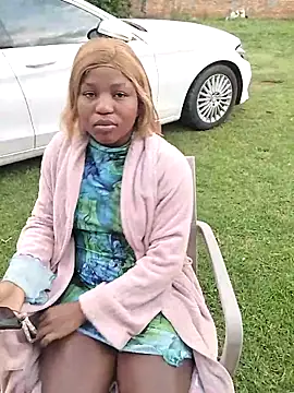 Snapshot of SweetHoney21_ chatting on 28, 11, 2025 SweetHoney21 online show from 28, 11, 2025