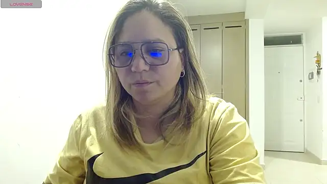 Snapshot of haashkyo chatting on 4, 6, 2026 haashkyo online show from 4, 6, 2026