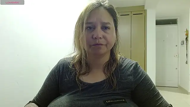 Snapshot of haashkyo chatting on 11, 6, 2026 haashkyo online show from 11, 6, 2026