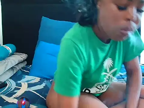 Snapshot of CreamySexyPussy chatting on 7, 10, 2025 CreamySexyPussy online show from 7, 10, 2025