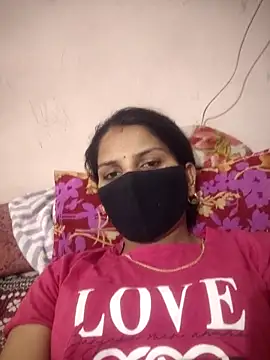 Snapshot of poojam93 chatting on 11, 5, 2026 poojam93 online show from 11, 5, 2026