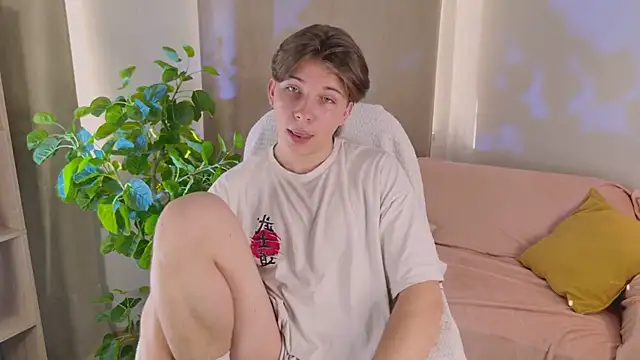 Snapshot of Robby_Manson chatting on 4, 10, 2025 Robby Manson online show from 4, 10, 2025