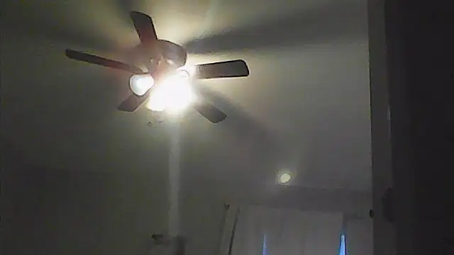 Snapshot of sarahkat86 chatting on 26, 4, 2026 sarahkat86 online show from 26, 4, 2026