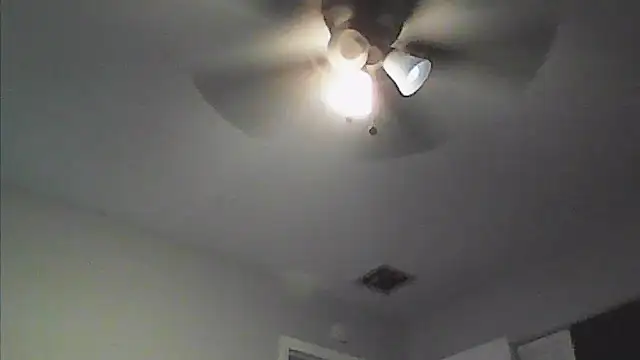 Snapshot of sarahkat86 chatting on 14, 5, 2026 sarahkat86 online show from 14, 5, 2026
