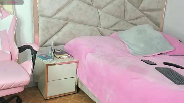 kendal hot01 online show from 2, 10, 2025