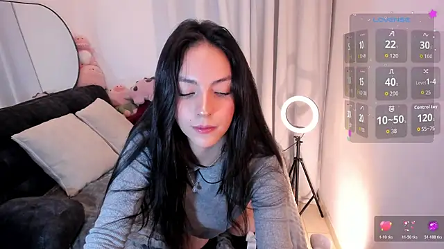 sarah saenz  online show from 10, 7, 2026