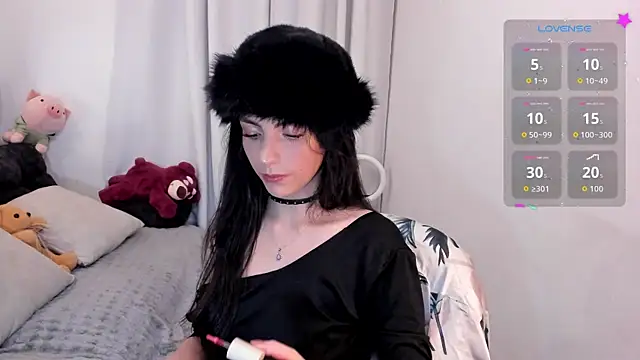 sarah saenz  online show from 1, 8, 2026
