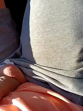 Snapshot of Micki2 chatting on 11, 9, 2025 Micki2 online show from 11, 9, 2025