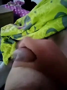 Snapshot of Micki2 chatting on 28, 9, 2025 Micki2 online show from 28, 9, 2025