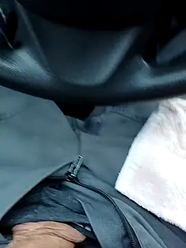 Snapshot of Micki2 chatting on 24, 11, 2025 Micki2 online show from 24, 11, 2025