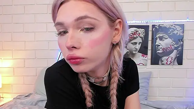 Snapshot of Blondy_Fina chatting on 15, 9, 2025 Blondy Fina online show from 15, 9, 2025