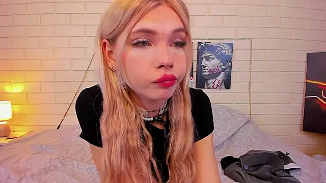 Snapshot of Blondy_Fina chatting on 30, 9, 2025 Blondy Fina online show from 30, 9, 2025
