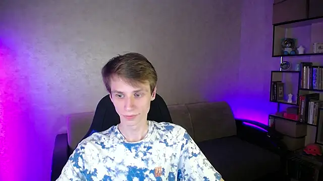 yes cute boy  online show from 17, 10, 2025