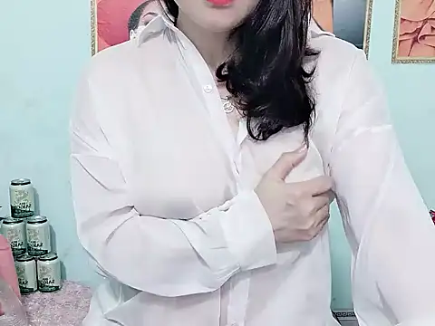 Snapshot of Spa-LinhLinh chatting on 12, 5, 2026 Spa-LinhLinh online show from 12, 5, 2026