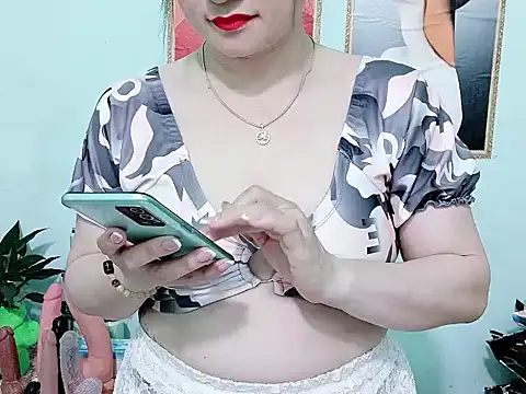 Snapshot of Spa-LinhLinh chatting on 14, 5, 2026 Spa-LinhLinh online show from 14, 5, 2026