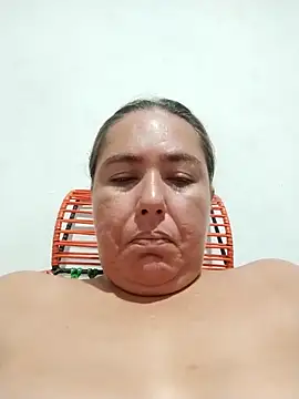 Snapshot of yyuly chatting on 8, 10, 2025 yyuly online show from 8, 10, 2025