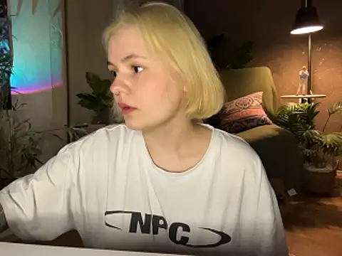 MoonIvy  online show from 16, 4, 2026