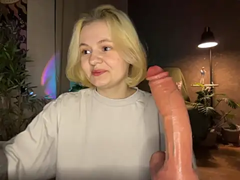 Snapshot of MoonIvy_ chatting on 23, 6, 2026 MoonIvy online show from 23, 6, 2026