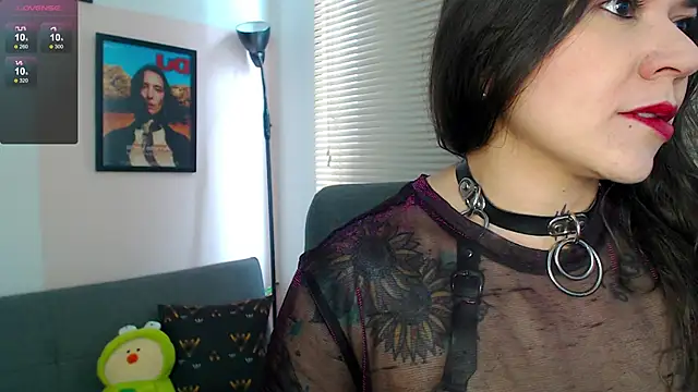 Snapshot of SujannaVarma_ chatting on 6, 10, 2025 SujannaVarma online show from 6, 10, 2025