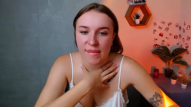 JuliaTopp  online show from 10, 10, 2025