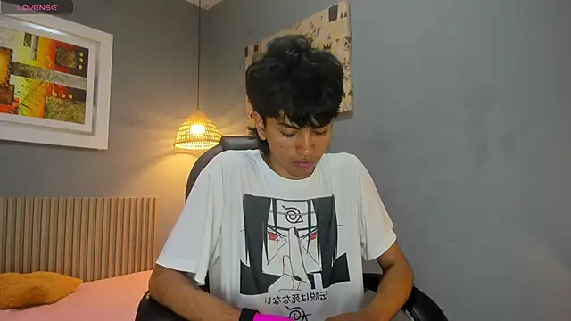 Snapshot of markbowie chatting on 18, 6, 2026 markbowie online show from 18, 6, 2026