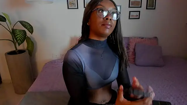 Coco joness online show from 10, 10, 2025