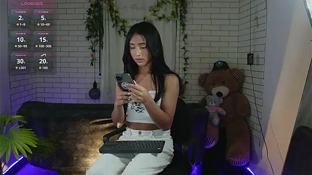 ashley winhouse online show from 20, 9, 2025