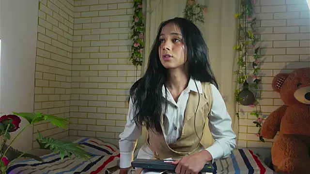 ashley winhouse online show from 6, 10, 2025