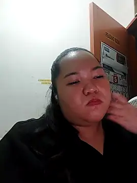 Snapshot of LianaCruzado chatting on 8, 5, 2026 LianaCruzado online show from 8, 5, 2026
