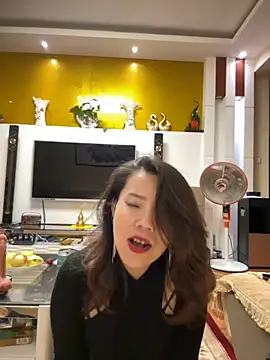 Snapshot of anna_yngs chatting on 21, 10, 2025 anna yngs online show from 21, 10, 2025