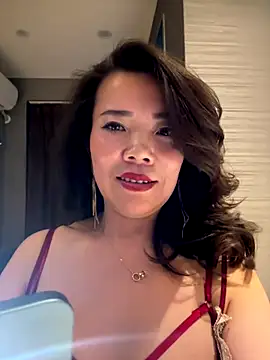 Snapshot of anna_yngs chatting on 24, 11, 2025 anna yngs online show from 24, 11, 2025