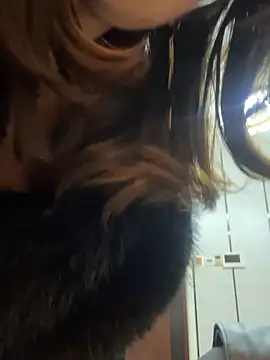 Snapshot of anna_yngs chatting on 4, 12, 2025 anna yngs online show from 4, 12, 2025